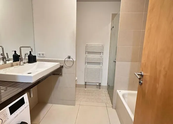 Gegenueber Frauenkirsche Homestay szállás