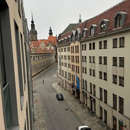 Gegenueber Frauenkirsche Ubytování v soukromí *